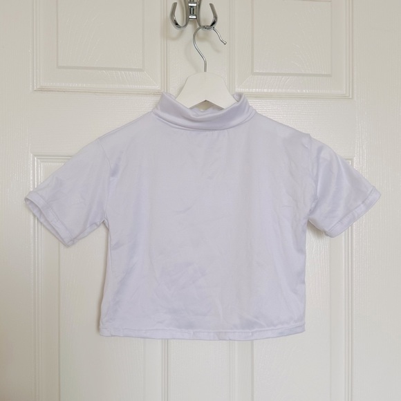 White plain stretchable crop top shirt - Picture 2 of 2